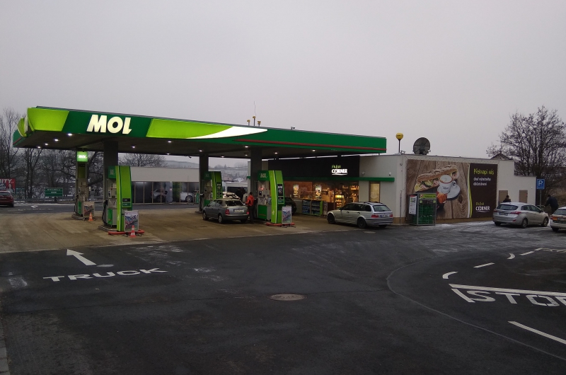 RECONSTRUCTION OF PETROL STATION MOL - OSTRAVA III