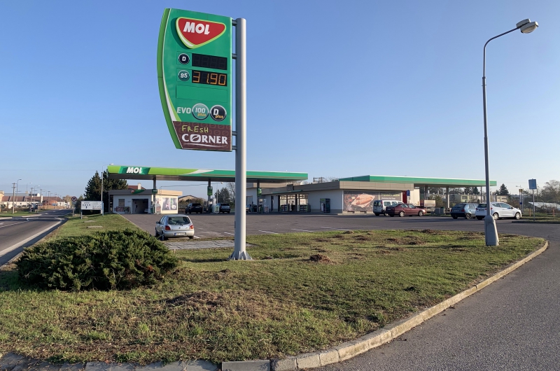 RECONSTRUCTION OF PETROL STATION MOL - HRUŠOVANY