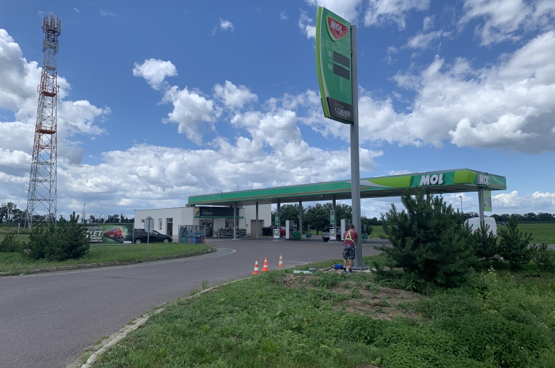 RECONSTRUCTION OF PETROL STATION MOL - IVÁŇ