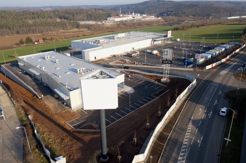 COMPLETE BUILDING OF SHOPPING CENTER - RAKOVNÍK