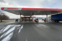 Benzina stavba